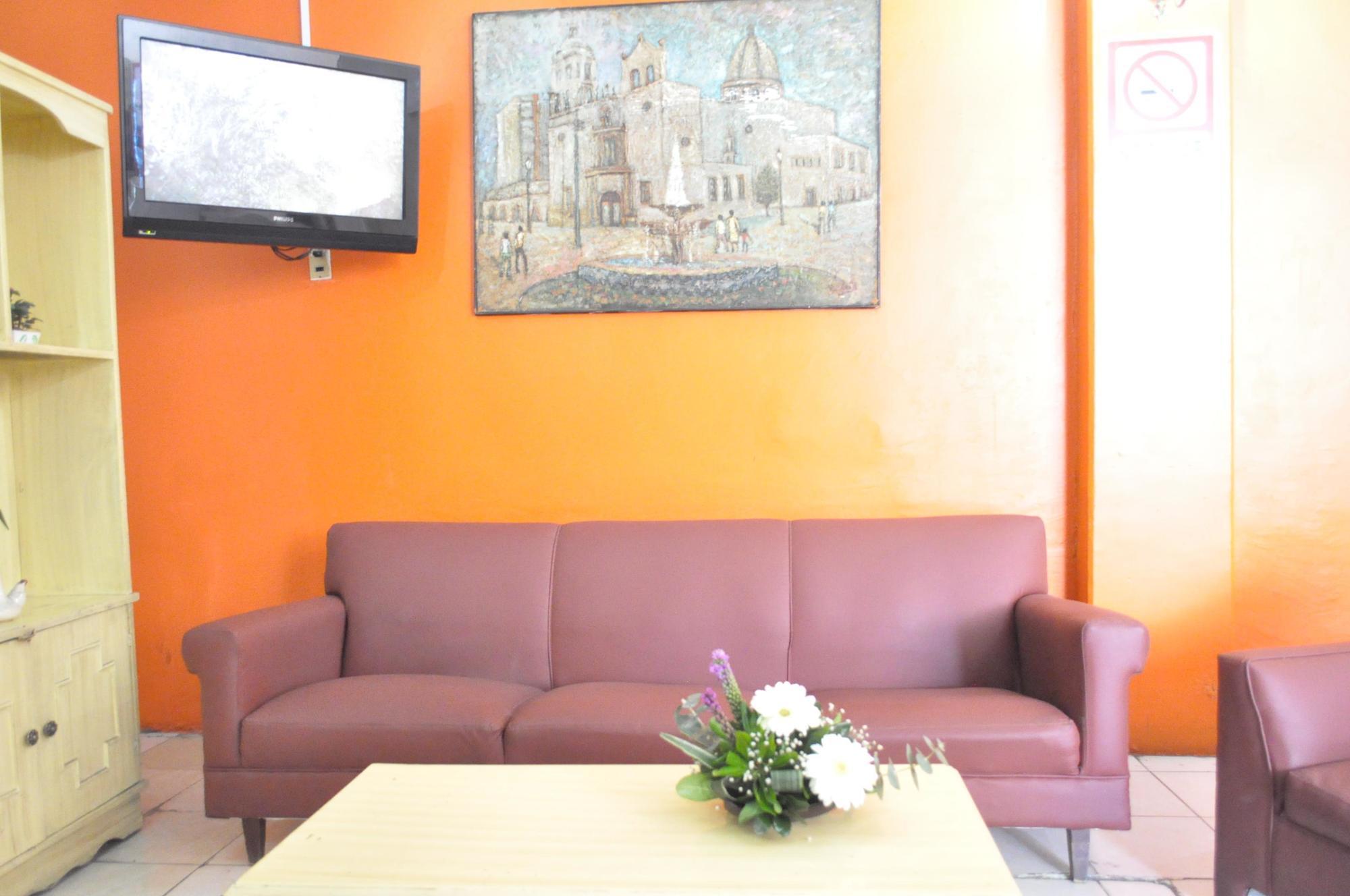 Hotel Viena Irapuato Exterior photo